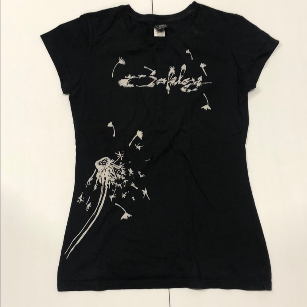 Rare Women’s Oakley tee M